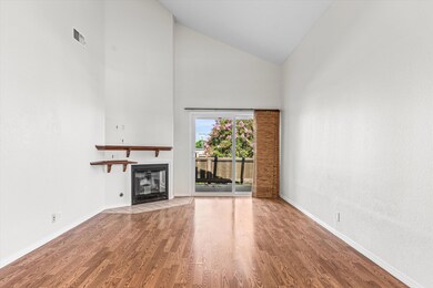 04-3043_Brea_Blvd_020