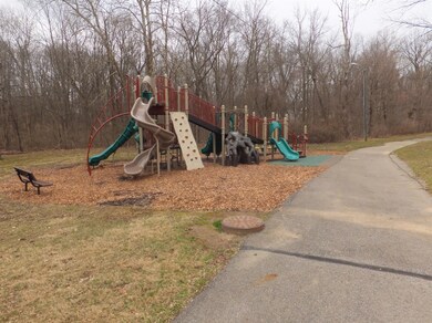 1938 Rockdale Dr unit 53, Columbus, OH 43229 - photo 5