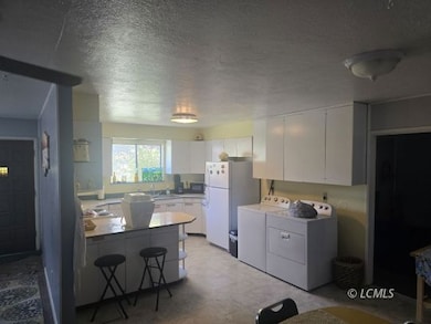 831 S G St, Lakeview, OR 97630 - photo 2