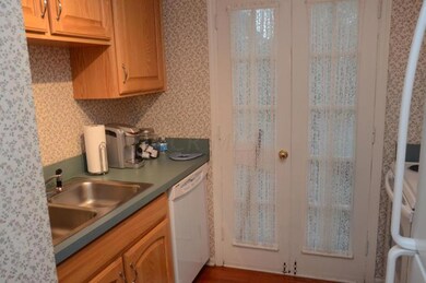 2786 Chateau Circle kitchen view 3
