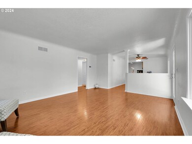 320 N Grove Ct, Eugene, OR 97404 - photo 5