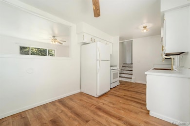 15702 Springhill St, Romulus, MI 48174 - photo 6