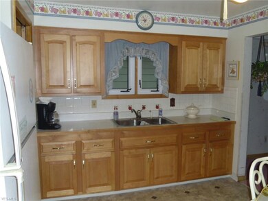 19270 Mccracken Rd, Maple Heights, OH 44137 - photo 2