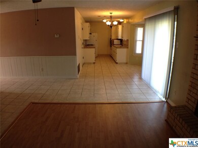 111 E Hogan Dr, Copperas Cove, TX 76522 - photo 5