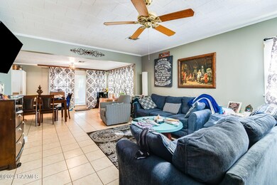 4-web-or-mls-808 Carver St-3