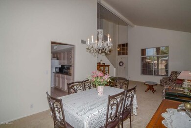 06 Dining Room-Living Room