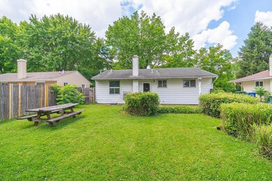 910 Byron Ave-7