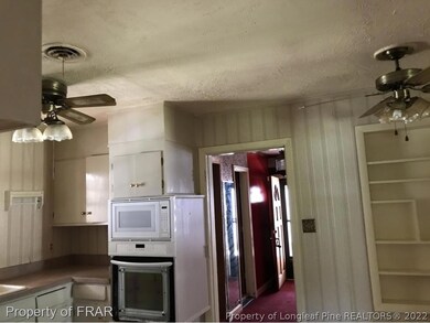 899 Montclair Rd, Fayetteville, NC 28314 - photo 4