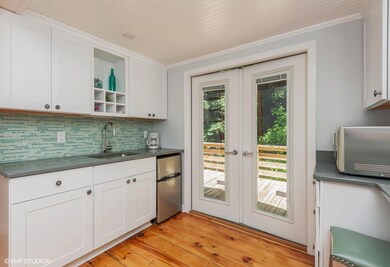 06_1706Rte6A_18_177_Kitchen_MLSuse_1500x