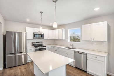 4-CBR018-i1880-Kitchen2