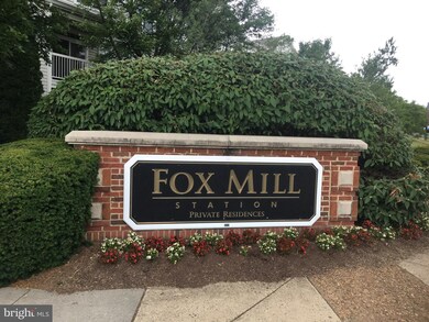 13010 Cabin Creek Rd, Herndon, VA 20171 - photo 2