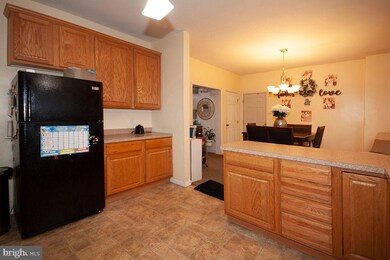 133 W Clayton Ave, Clayton, NJ 08312 - photo 3