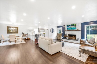 409 Camelot Dr, Statesville, NC 28625 - photo 5