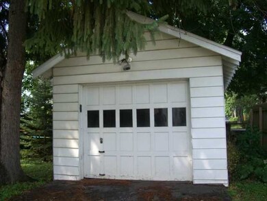 412 Charles St, Schenectady, NY 12302 - photo 4