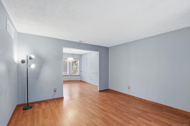 54173 Avondale Dr, New Baltimore, MI 48047 - photo 4