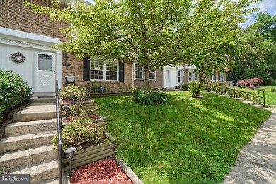 19316 Running Cedar Ct, Germantown, MD 20876 - photo 2
