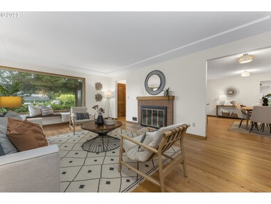 Living Room/Dining Room
