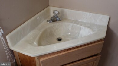 310 Second Ave unit B, Halethorpe, MD 21227 - photo 2