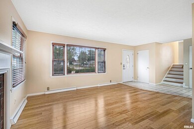 1904 Elmwood Ln, Bettendorf, IA 52722 - photo 6