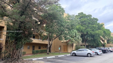 Oaks Condominiums unit 102, Davie, FL 33314 - photo 4