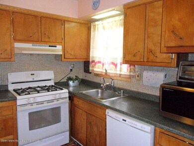 31 Xenia St, Staten Island, NY 10305 - photo 5