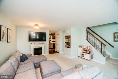 208 Mcdaniel Dr, Purcellville, VA 20132 - photo 3