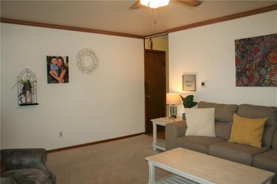 2256 Dawnshire Dr, Columbus, IN 47203 - photo 6