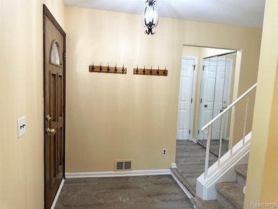 24888 Apple Crest Dr, Novi, MI 48375 - photo 4