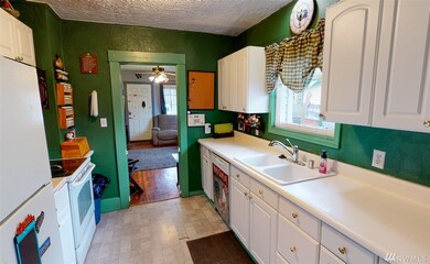 526 16th Ave, Longview, WA 98632 - photo 4