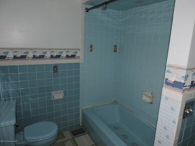 281 Lakeside Dr, Harveys Lake, PA 18618 - photo 4