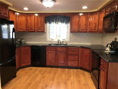 18 Robin Vale Dr, North Scituate, RI 02857 - photo 3