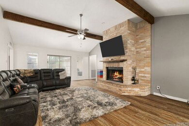 402 Teakwood Dr, Victoria, TX 77901 - photo 4