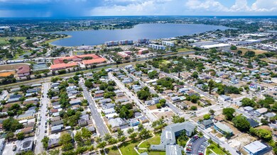 1013 State St, West Palm Beach, FL 33407 - photo 3