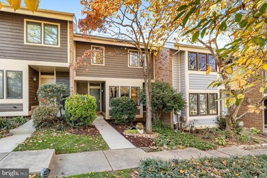 11010 Thrush Ridge Rd, Reston, VA 20191 - photo 2