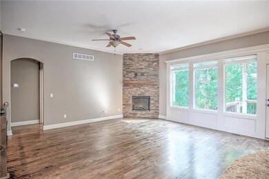 21065 S Skyview Ln, Spring Hill, KS 66083 - photo 5