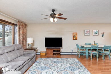 06-Living Room Unit 1 MS_9838