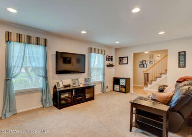 33 Snowdrift Ln Howell NJ-small-011-6-Li