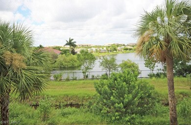 Enjoy the green and the lake in front of your large lanai