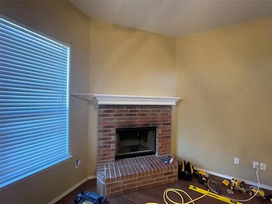 221 Sardius Blvd, Granbury, TX 76049 - photo 6