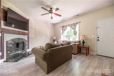 714 Berkshire Dr, Statesville, NC 28677 - photo 2