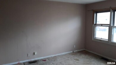1314 N Hamilton St, Lincoln, IL 62656 - photo 7