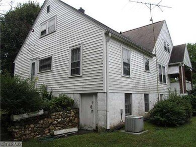 931 Straight St, Asheboro, NC 27203 - photo 4