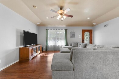 617 N Avenue D, Springtown, TX 76082 - photo 7