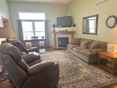 314 W Hudson St, Princeton, IL 61356 - photo 6