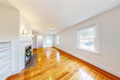 11 Buckthorne Ave, Riverside, RI 02915 - photo 4