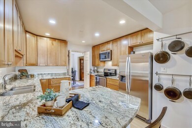 11202 Empire Ln, Rockville, MD 20852 - photo 5