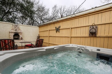 215 W Travis St, Fredericksburg, TX 78624 - photo 3