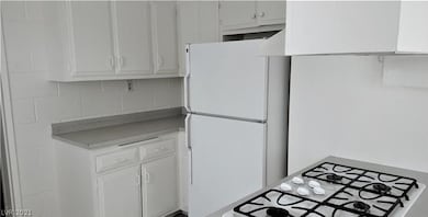 3066 Burnham Ave, Las Vegas, NV 89169 - photo 6