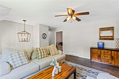 14206 S Locust St, Olathe, KS 66062 - photo 7