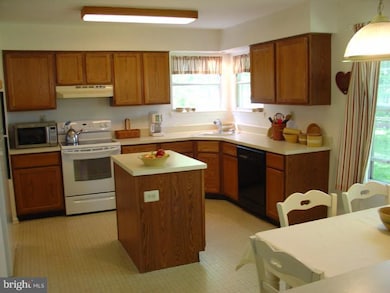 40 Bernard Dr, Morrisville, PA 19067 - photo 7